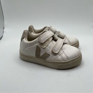 Veja Kids Sneakers in White and Tan